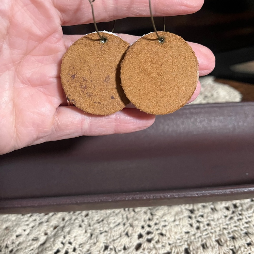 Floral Patterned Handmade Leather Earring Set - Picture 5 of 5
